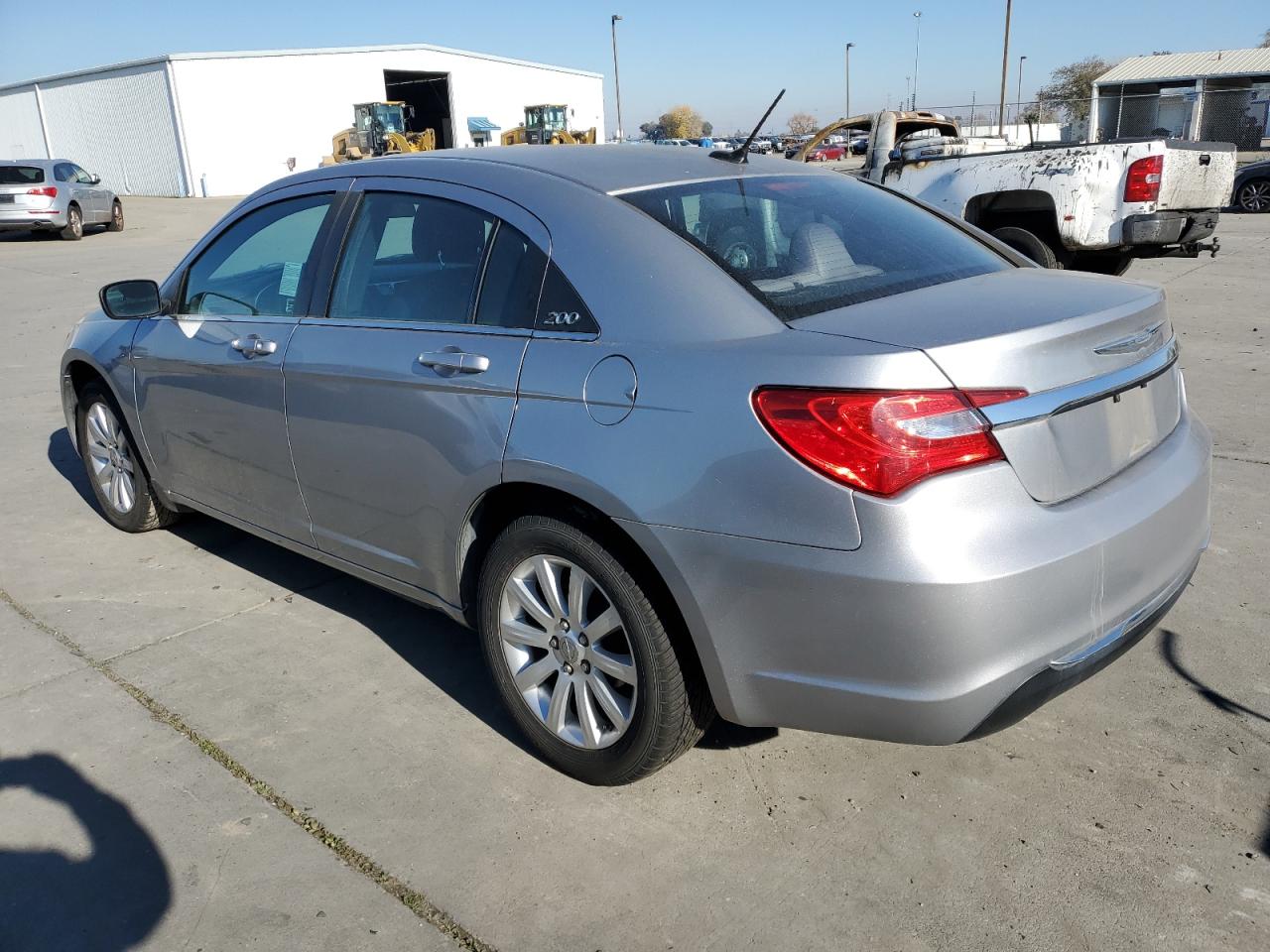 Изображение 2 2013 CHRYSLER 200 TOURING 2013 с VIN 1C3CCBBB8DN763279