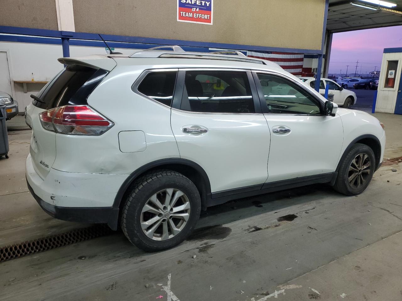 Obraz 3 z 2015 NISSAN ROGUE S 2015 z VIN 5N1AT2MV7FC791210