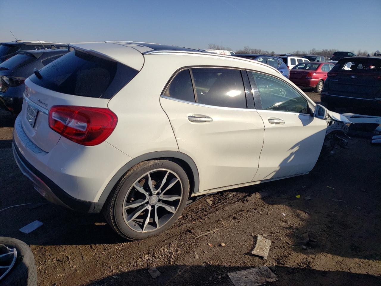 Изображение 3 2015 MERCEDES-BENZ GLA 250 4MATIC 2015 с VIN WDCTG4GBXFJ160326