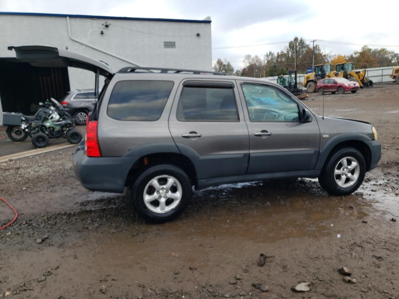 Image 3 of 2006 MAZDA TRIBUTE I 2006 with VIN 4F2YZ92Z86KM26234