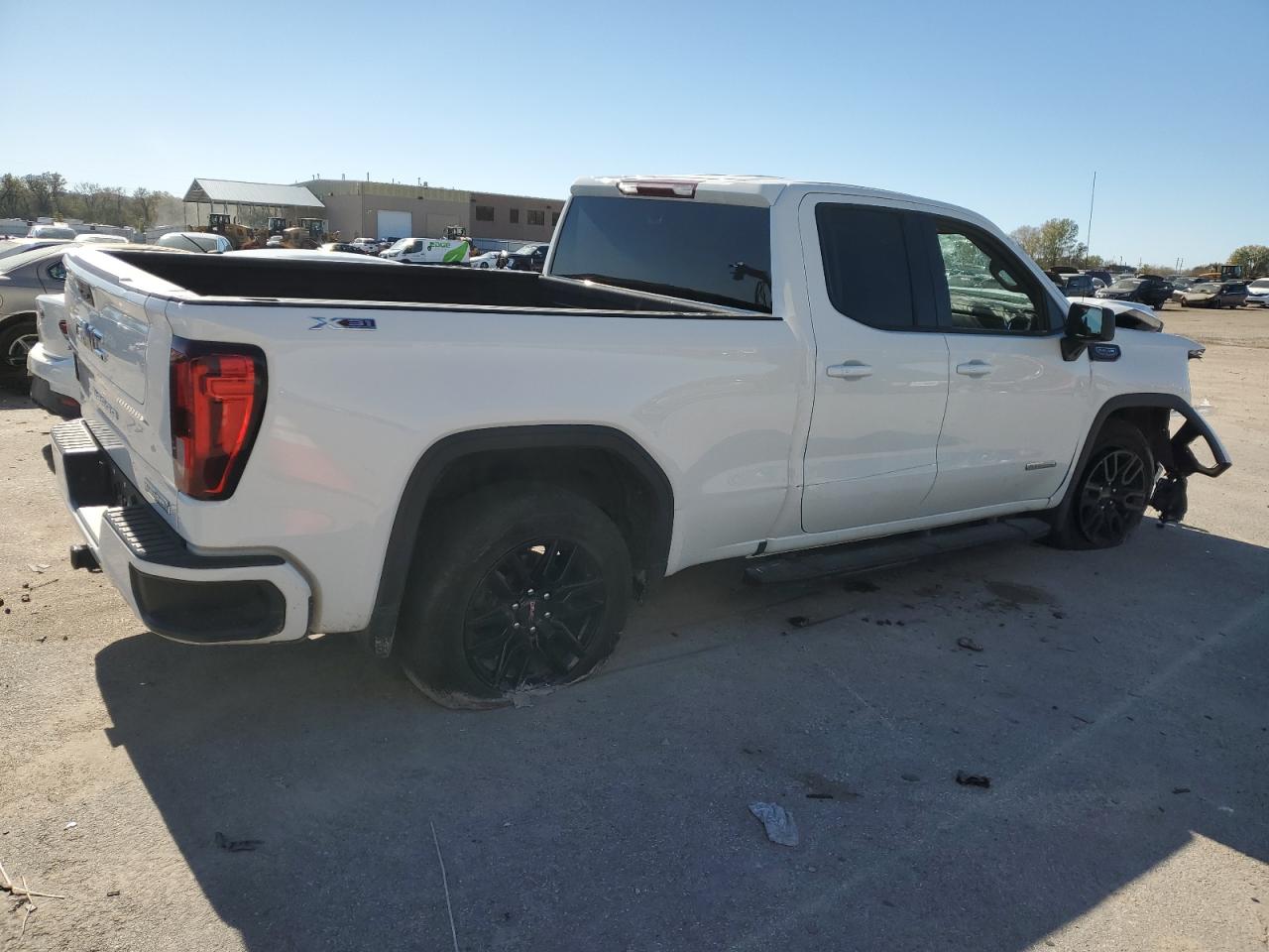 Image 3 of 2022 GMC SIERRA LIMITED K1500 ELEVATION 2022 with VIN 1GTR9CED5NZ223325
