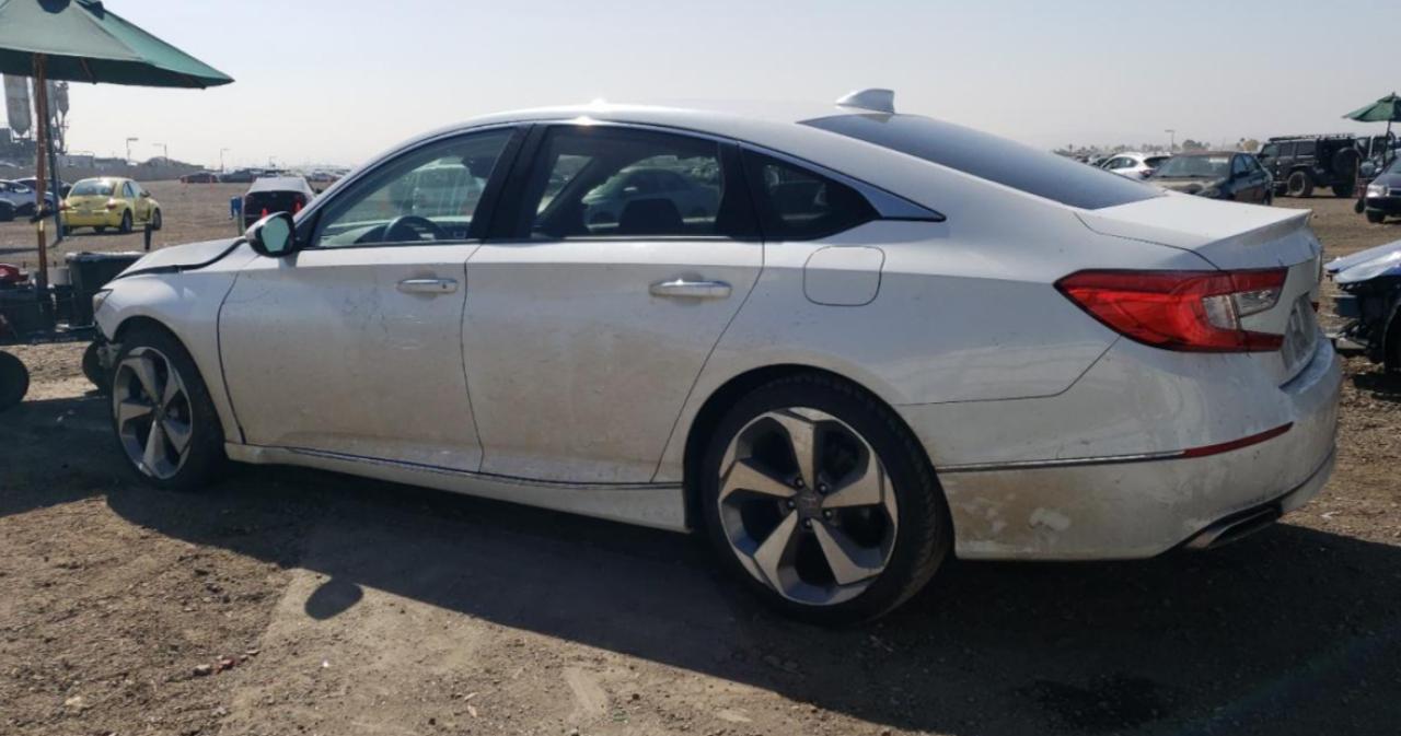 Изображение 2 Honda Accord Touring 2019 с VIN 1HGCV2F90KA030288