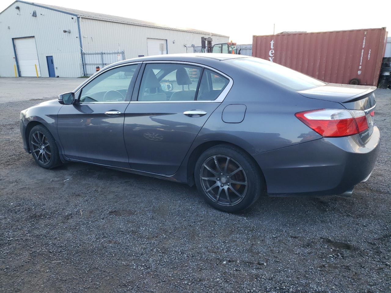 Изображение 2 Honda Accord Sport 2015 с VIN 1HGCR2F50FA802893