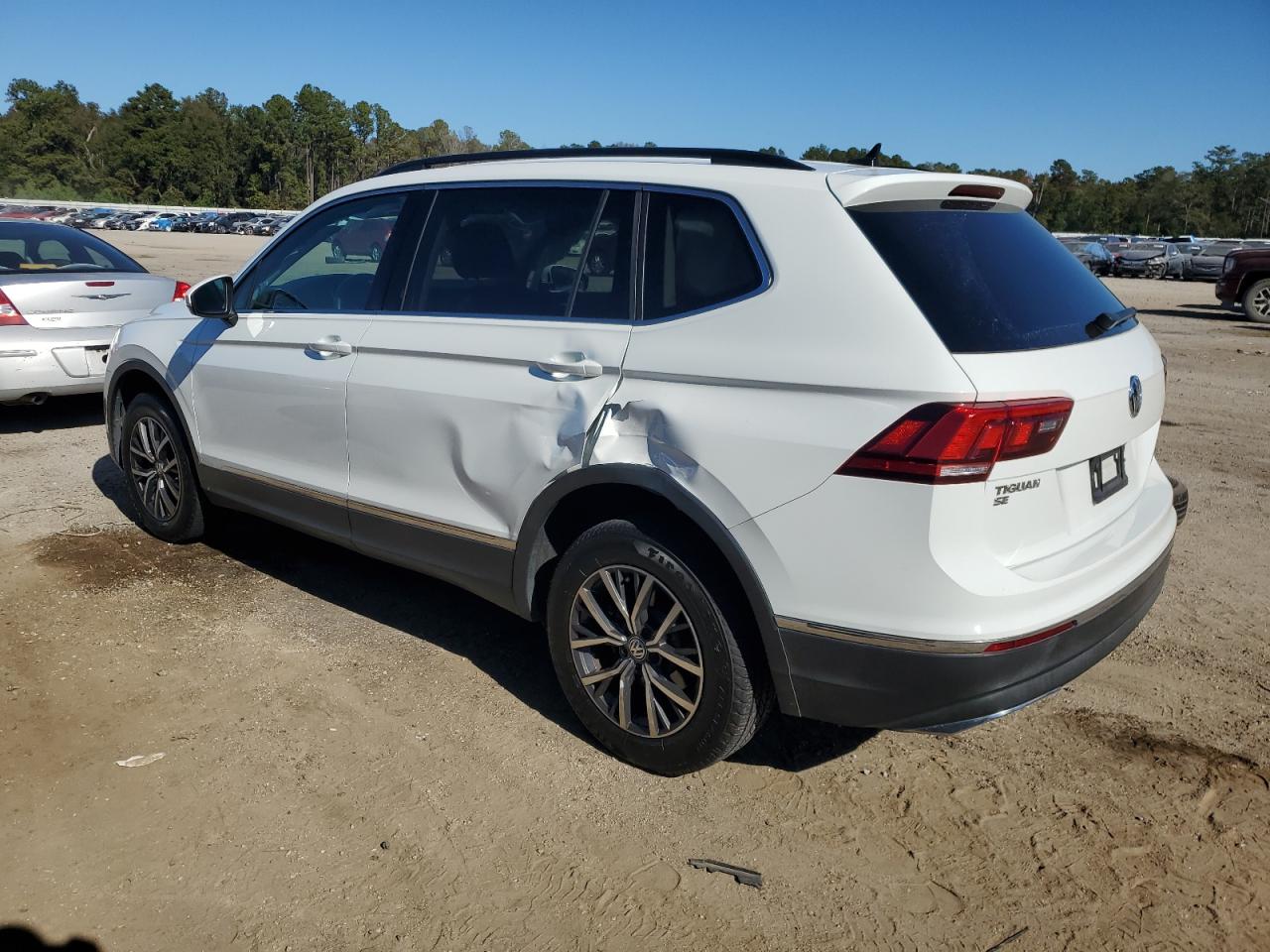 Изображение 2 2020 VOLKSWAGEN TIGUAN SE 2020 с VIN 3VV2B7AX4LM082387