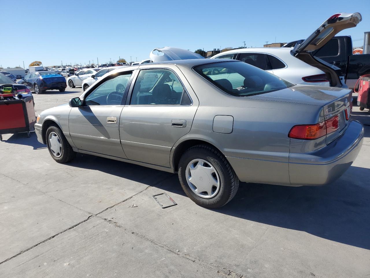 Изображение 2 2000 TOYOTA CAMRY CE 2000 с VIN 4T1BG22K5YU683926