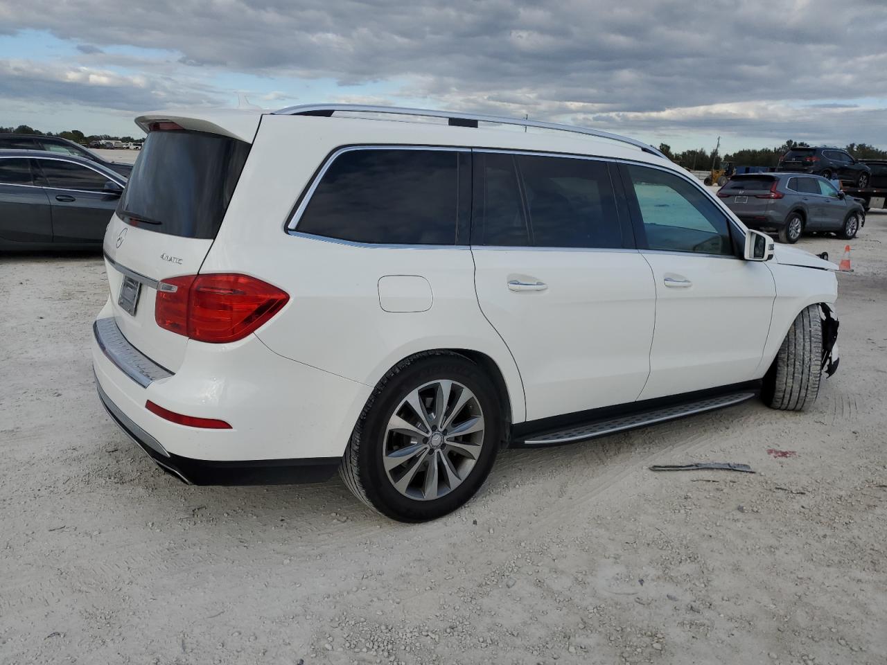 Obraz 3 z 2014 MERCEDES-BENZ GL 450 4MATIC 2014 z VIN 4JGDF7CE7EA331123