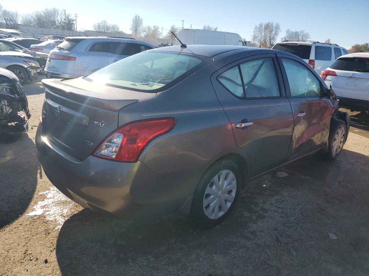 Obraz 3 z 2013 NISSAN VERSA S 2013 z VIN 3N1CN7APXDL876332