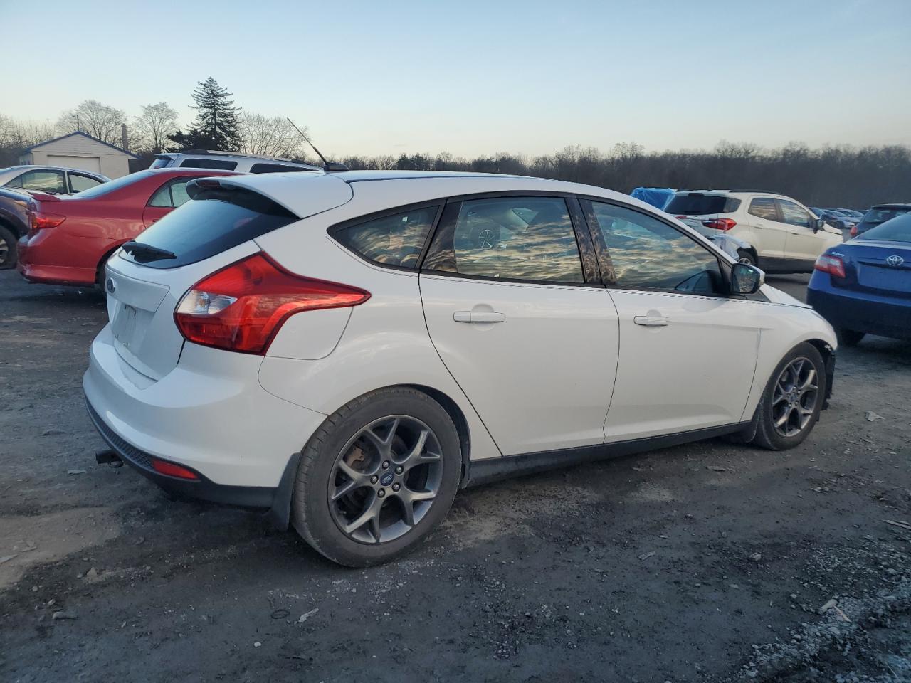 Image 3 of 2012 FORD FOCUS SE 2012 with VIN 1FAHP3K20CL307434