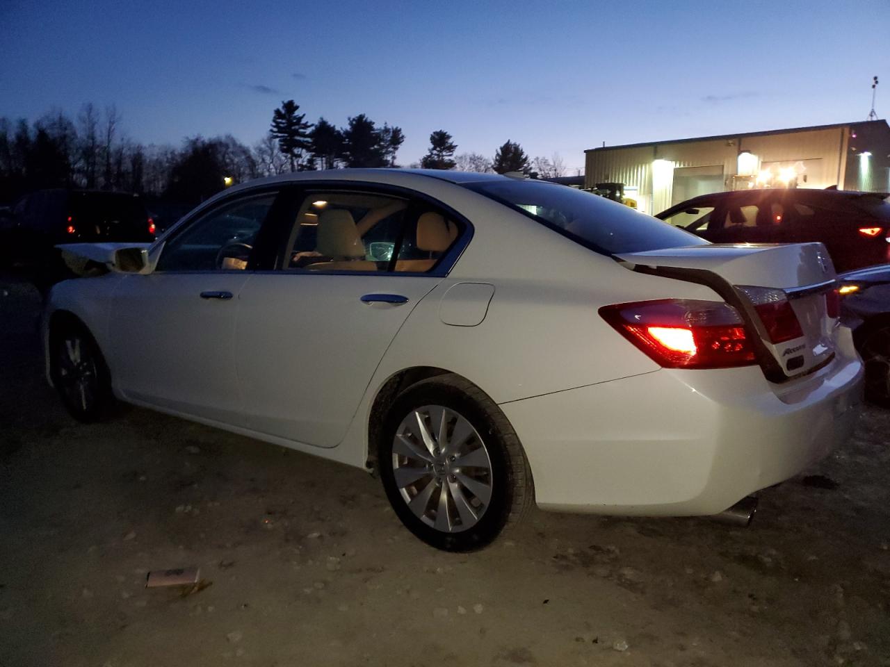 Image 2 of 2015 HONDA ACCORD TOURING 2015 with VIN 1HGCR3F95FA000039