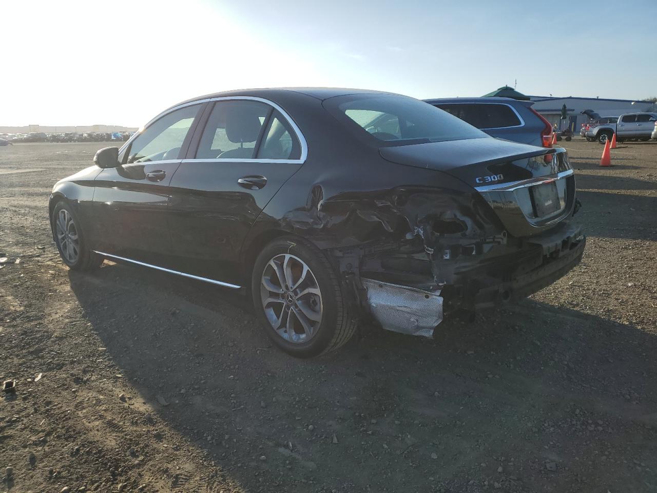 Изображение 2 2017 MERCEDES-BENZ C 300 2017 с VIN 55SWF4JB4HU216879