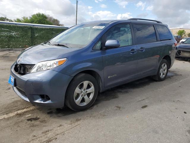 2015 TOYOTA SIENNA LE 2015 image