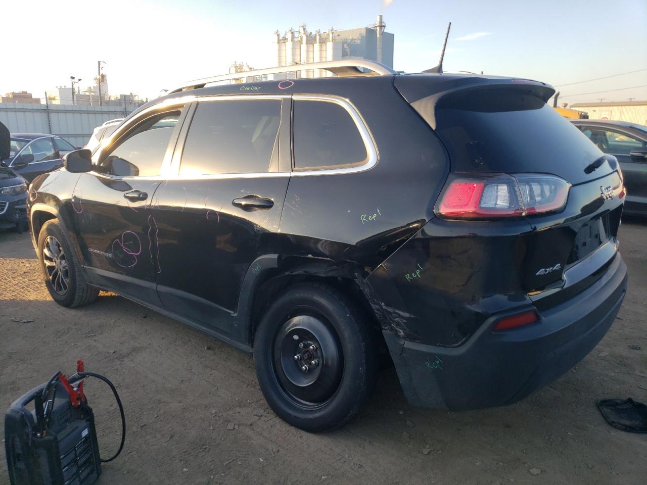 Image 2 of 2019 JEEP CHEROKEE LATITUDE 2019 with VIN 1C4PJMCB1KD309505