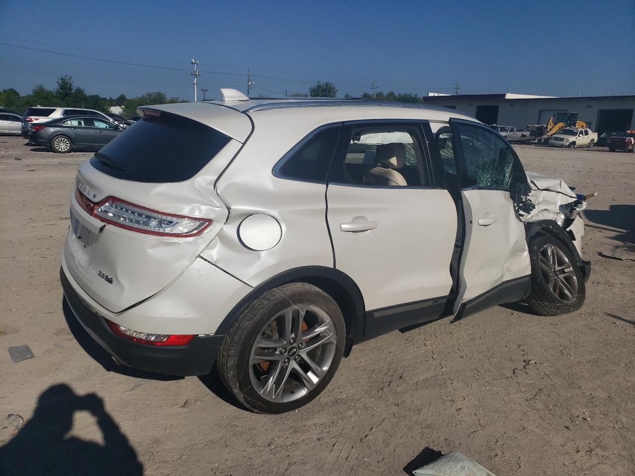 Image 3 of 2015 LINCOLN MKC  2015 with VIN 5LMTJ2AH3FUJ33761