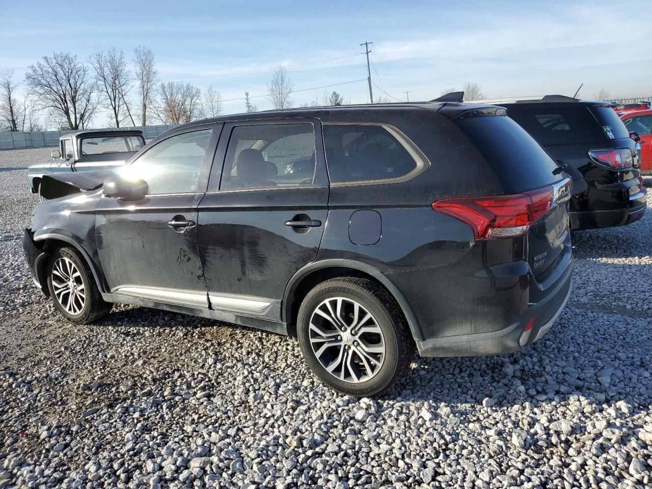 Image 2 of 2018 MITSUBISHI OUTLANDER ES 2018 with VIN JA4AZ2A35JZ013753