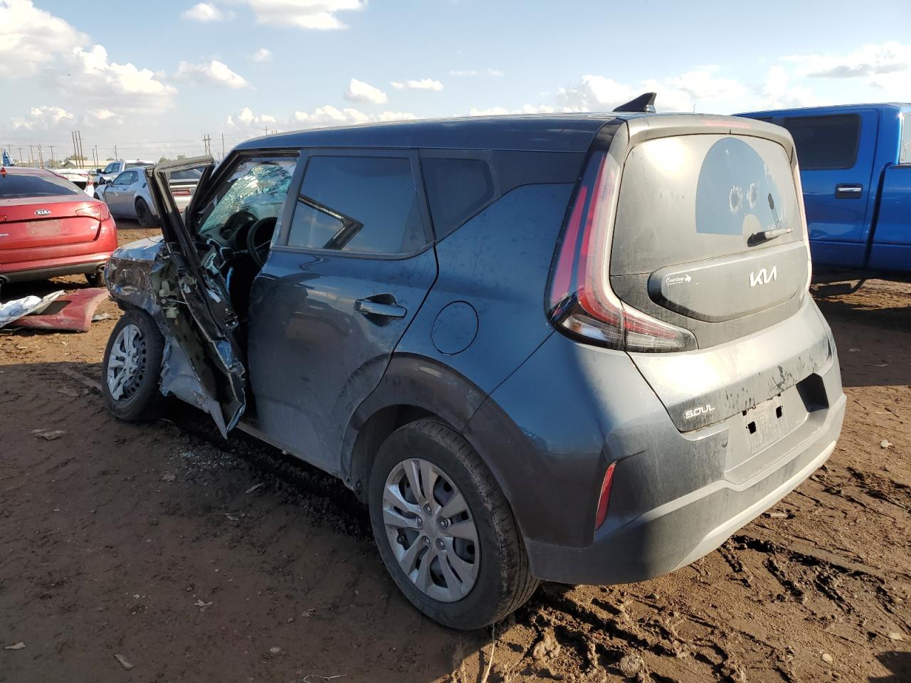 Изображение 2 2023 KIA SOUL LX 2023 с VIN KNDJ23AU5P7187710