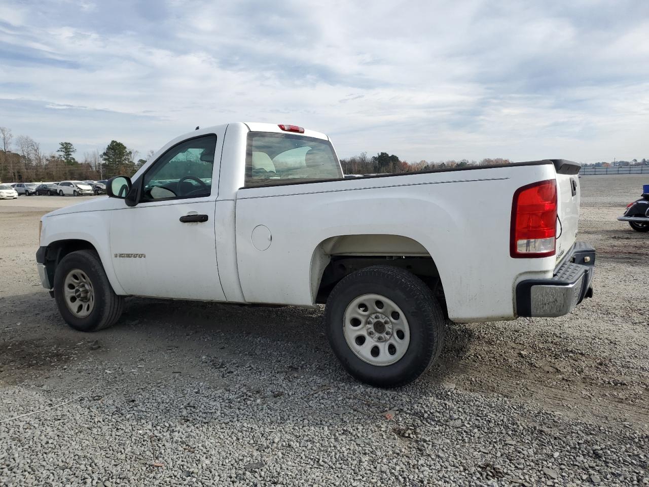 Image 2 of 2007 GMC NEW SIERRA C1500 2007 with VIN 1GTEC14C67Z571490