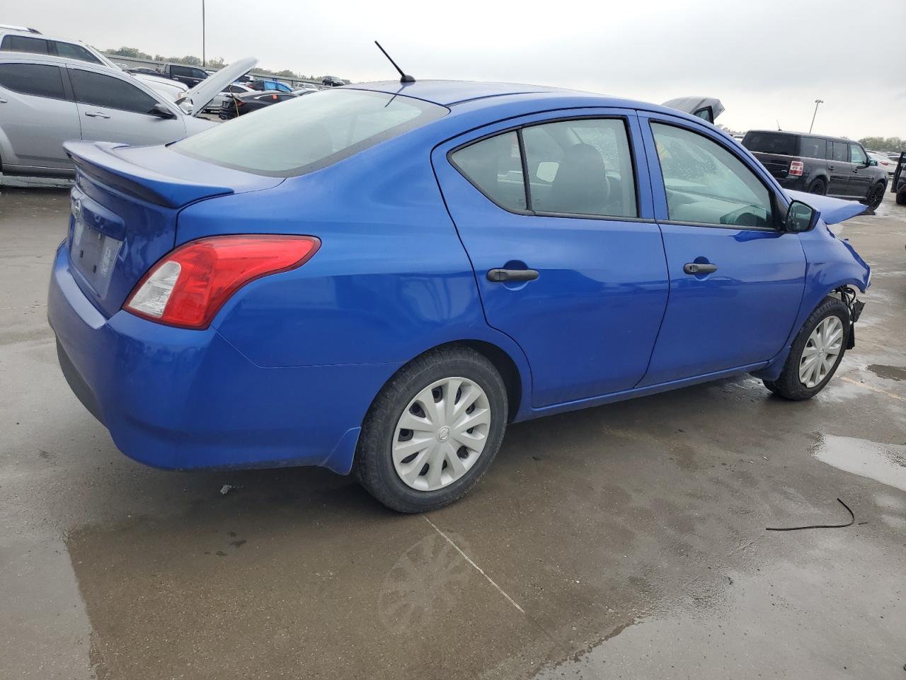 Изображение 3 2017 NISSAN VERSA S 2017 с VIN 3N1CN7AP5HL807389