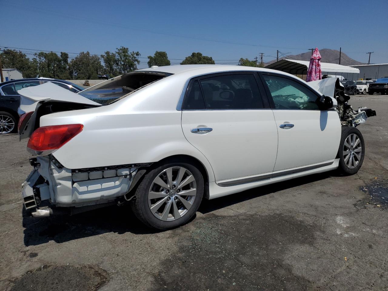 Obraz 3 z 2011 TOYOTA AVALON BASE 2011 z VIN 4T1BK3DB4BU432372
