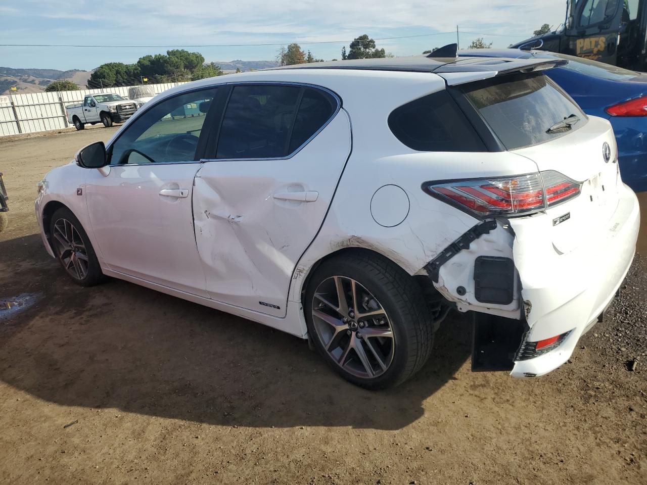 Изображение 2 2016 LEXUS CT 200 2016 с VIN JTHKD5BH4G2279415