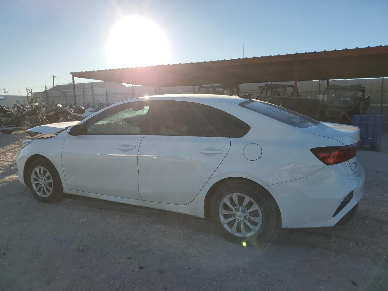 Изображение 2 2022 KIA FORTE FE 2022 с VIN 3KPF24AD5NE430215