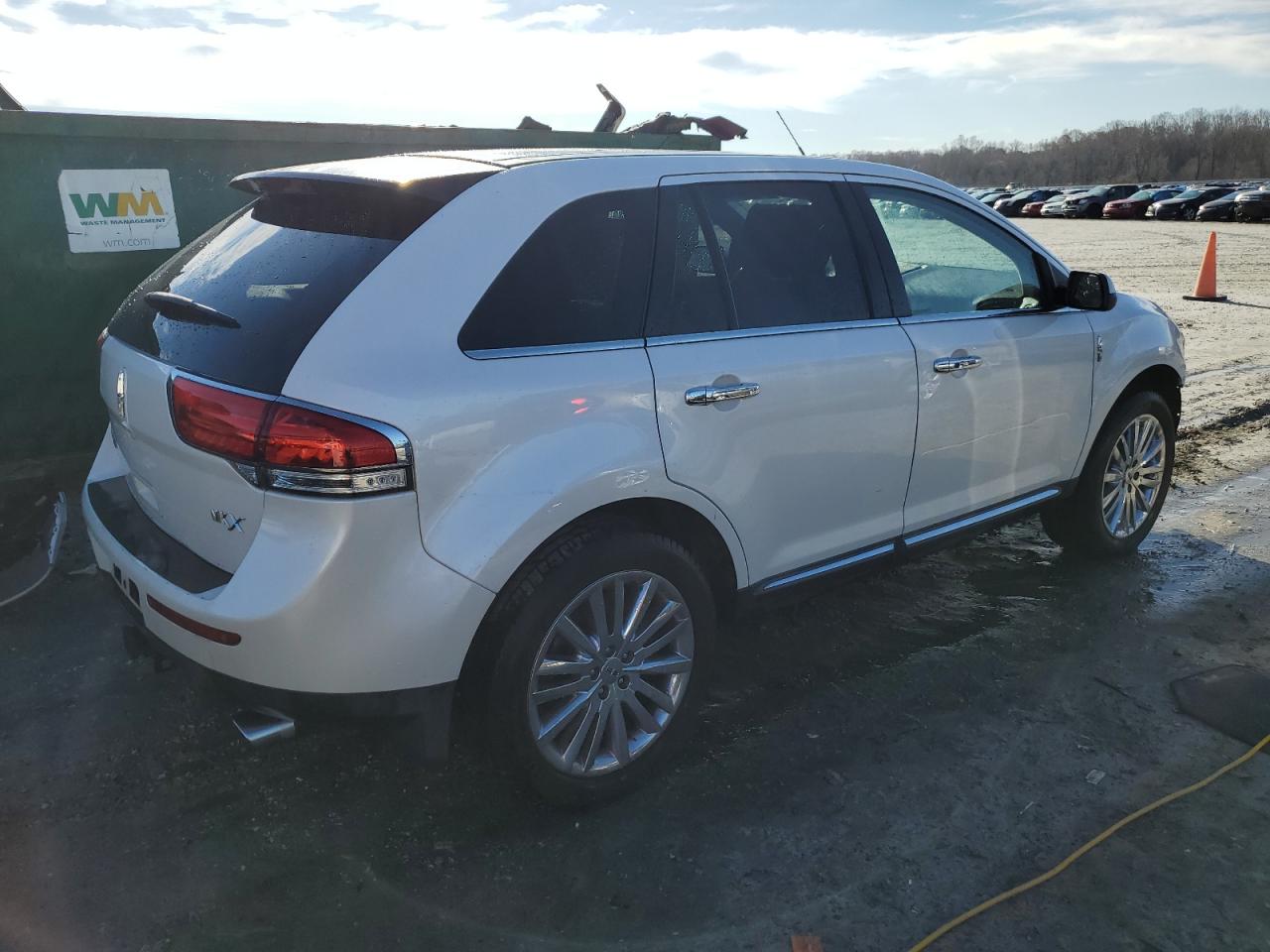 Image 3 of 2011 LINCOLN MKX  2011 with VIN 2LMDJ6JK3BBJ27439