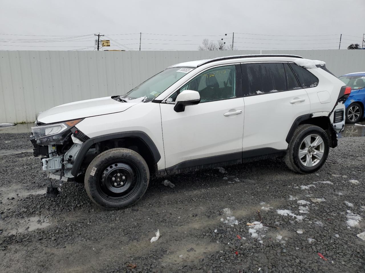 2021 TOYOTA RAV4 XLE 2021 image
