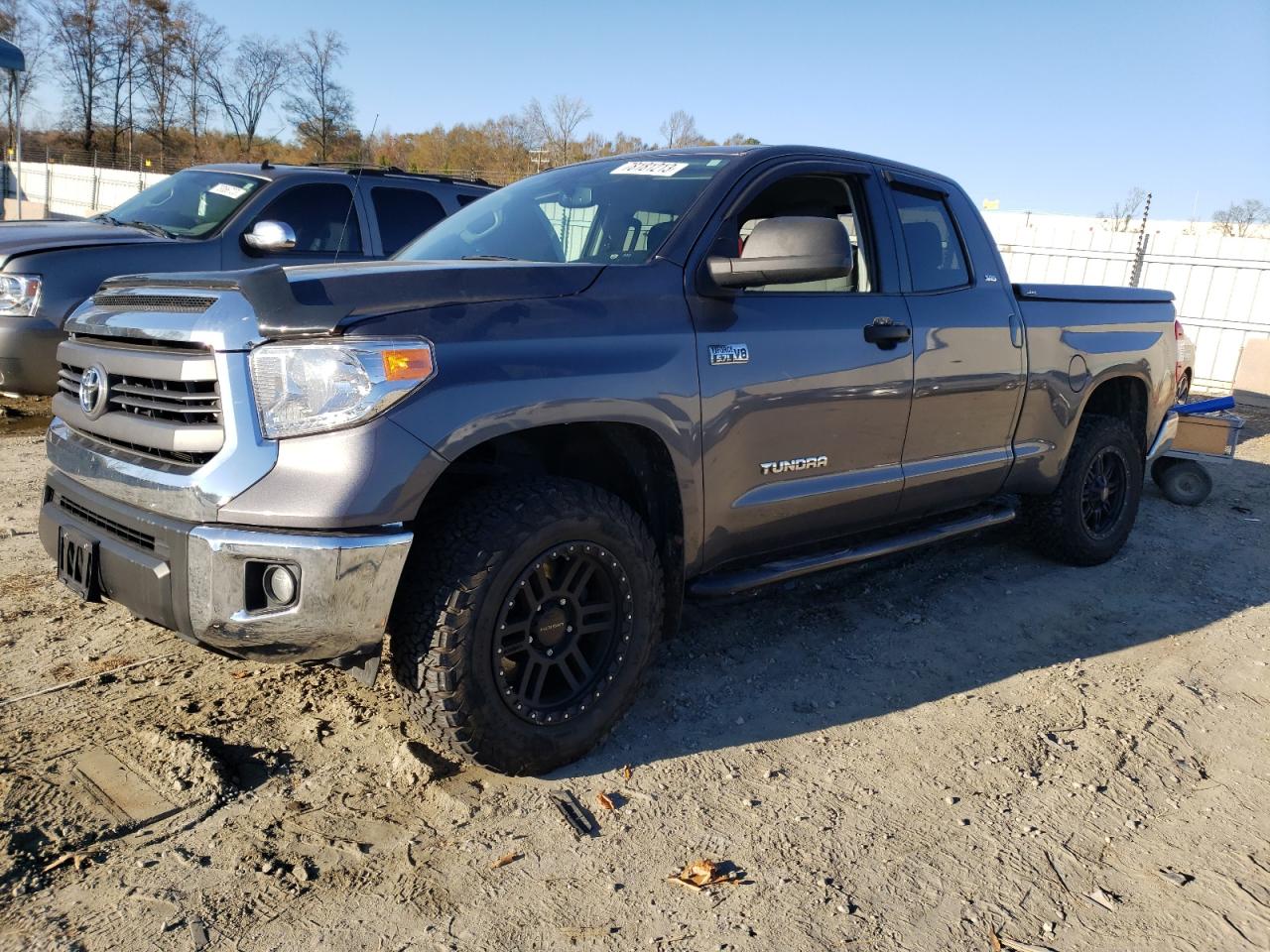 Image 1 of 2015 TOYOTA TUNDRA DOUBLE CAB SR/SR5 2015 with VIN 5TFUW5F12FX487702